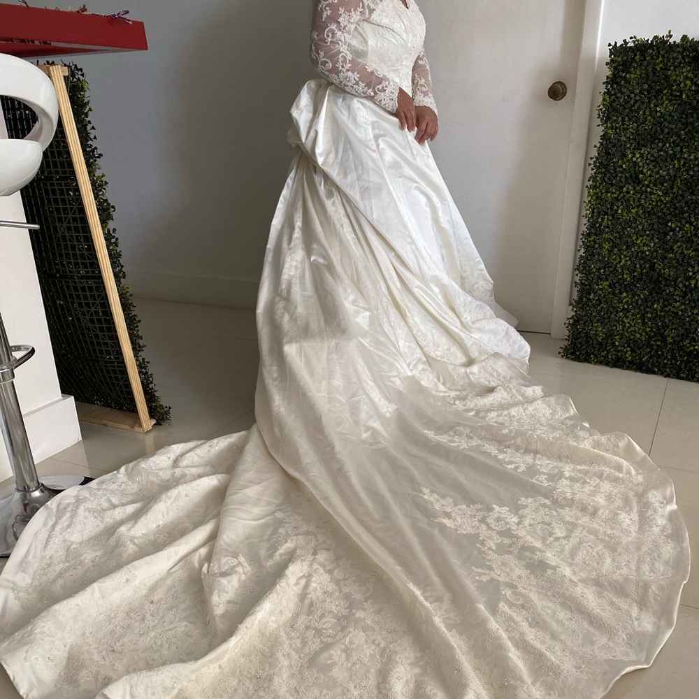 NEW BRIDE DRESS T18 beautiful long tail TRY IT.